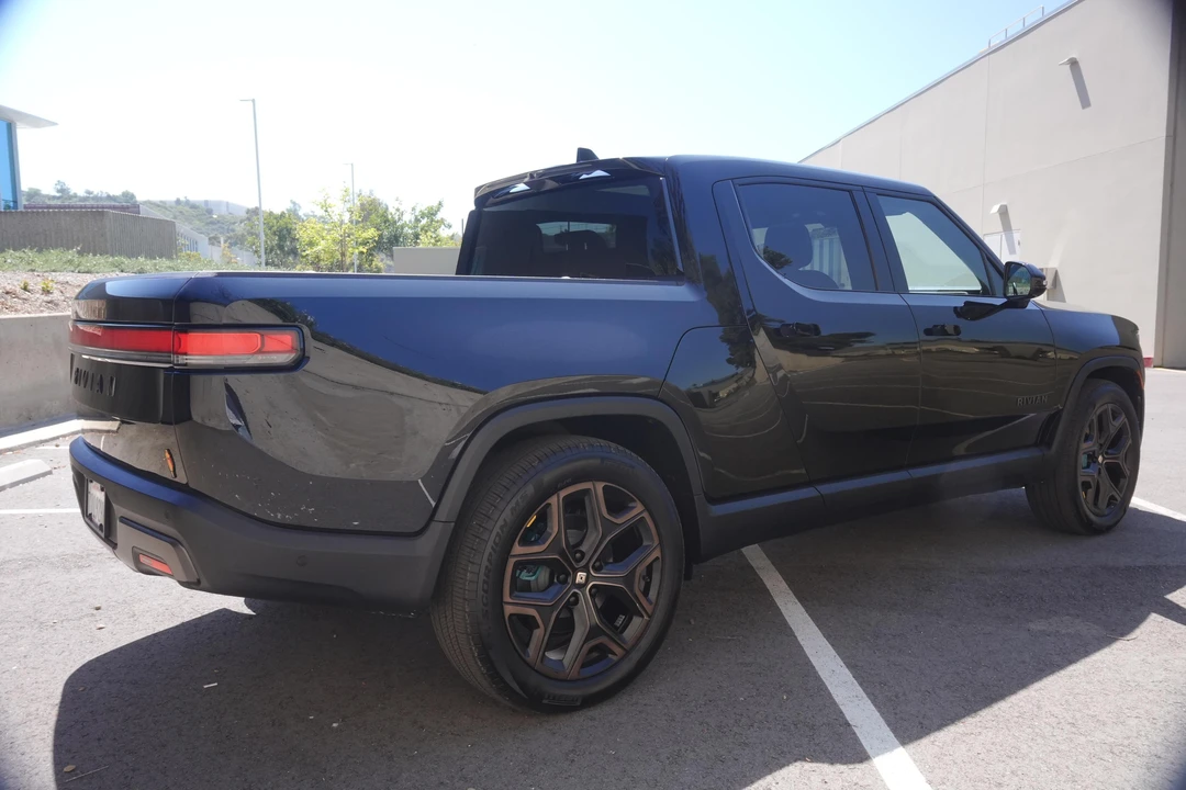 2026 Rivian R1T - Image 4 of 31