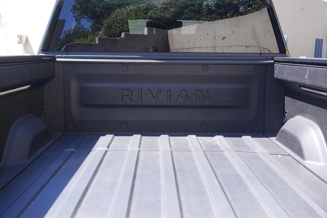 2026 Rivian R1T - Image 25 of 31
