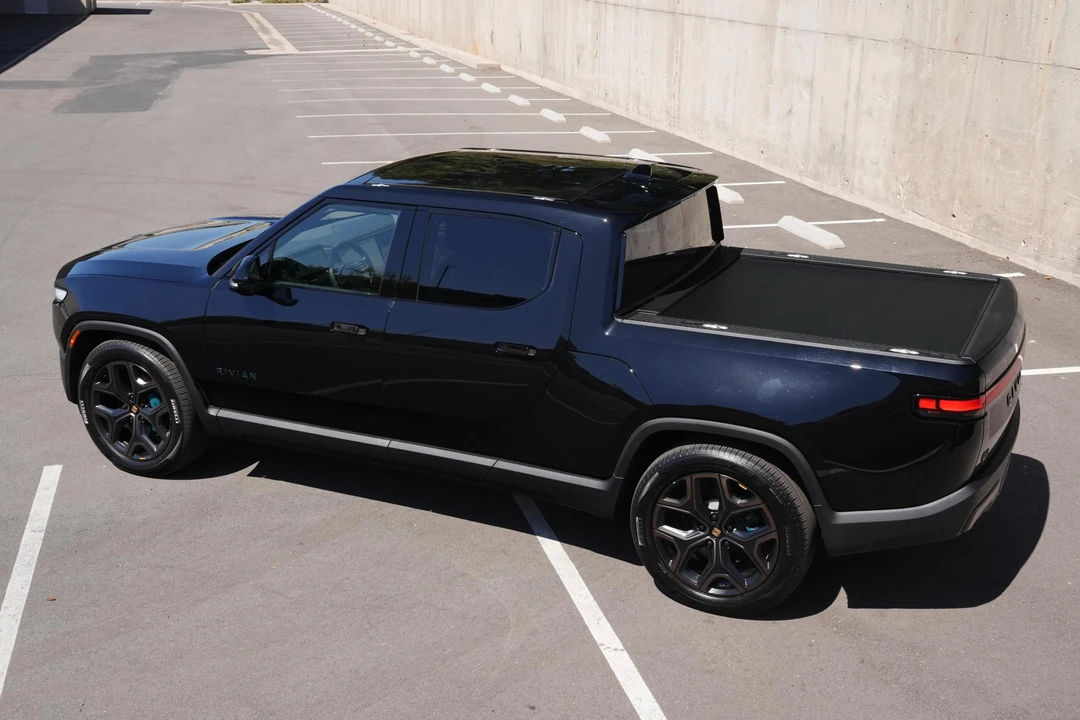 2026 Rivian R1T - Image 3 of 31