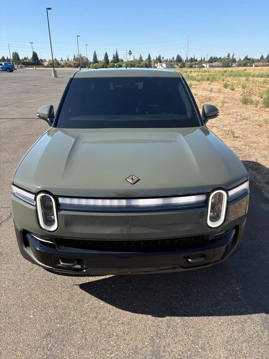 2026 Rivian R1T - Image 6 of 31