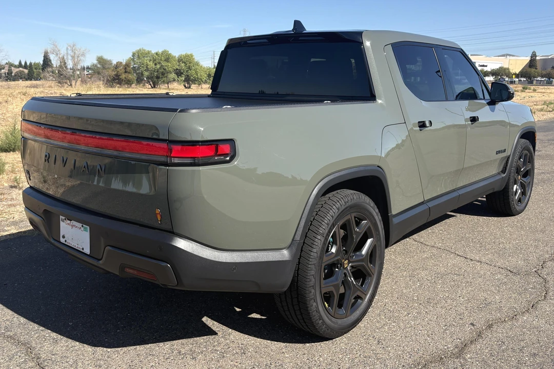 2026 Rivian R1T - Image 4 of 31