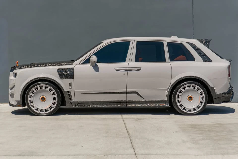 2026 Rolls-Royce Cullinan - Image 2 of 20