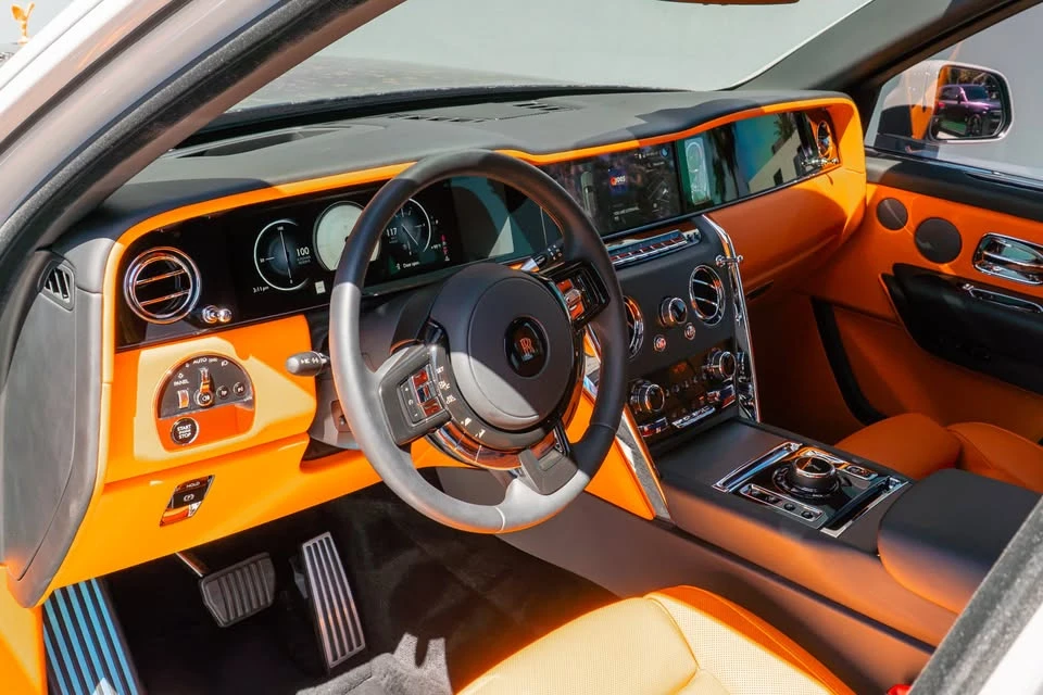 2026 Rolls-Royce Cullinan - Image 15 of 20