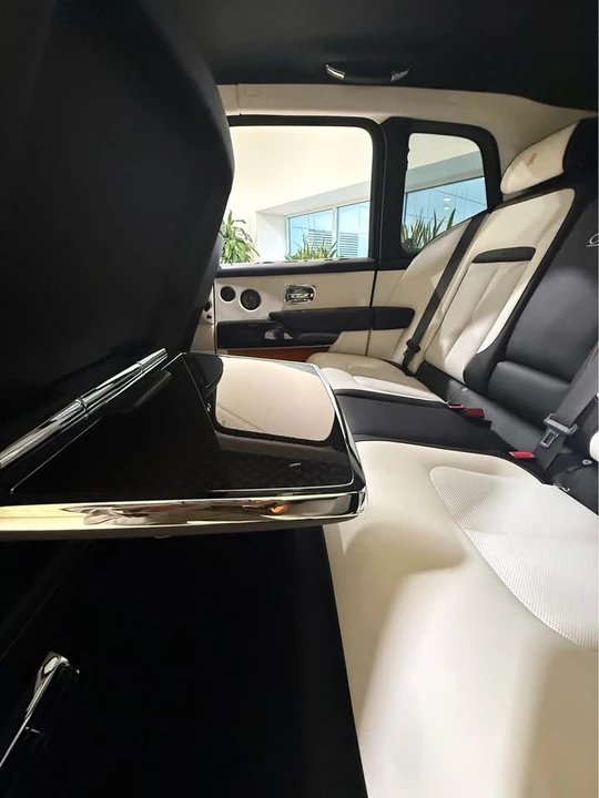 2026 Rolls-Royce Cullinan Black Badge - Image 16 of 21