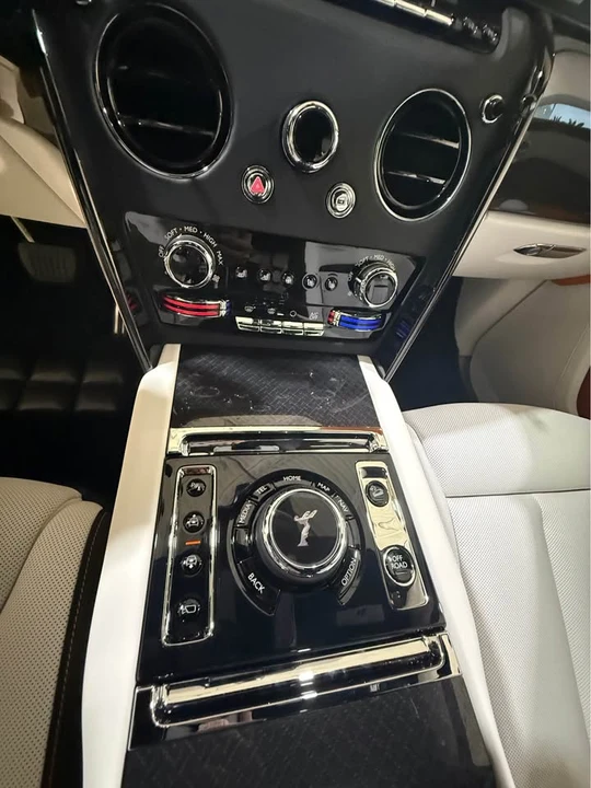2026 Rolls-Royce Cullinan Black Badge - Image 13 of 21