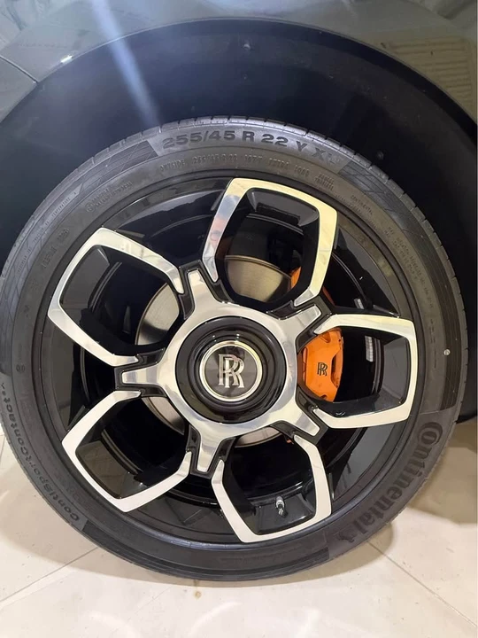 2026 Rolls-Royce Cullinan Black Badge - Image 8 of 21