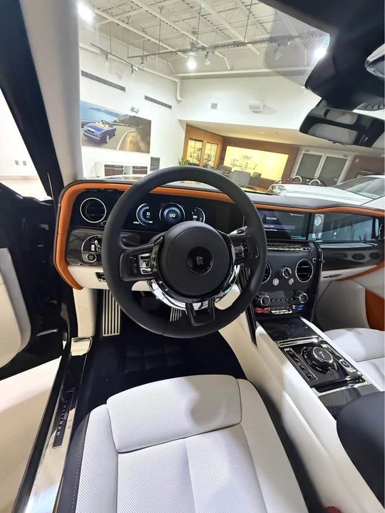 2026 Rolls-Royce Cullinan Black Badge - Image 9 of 21