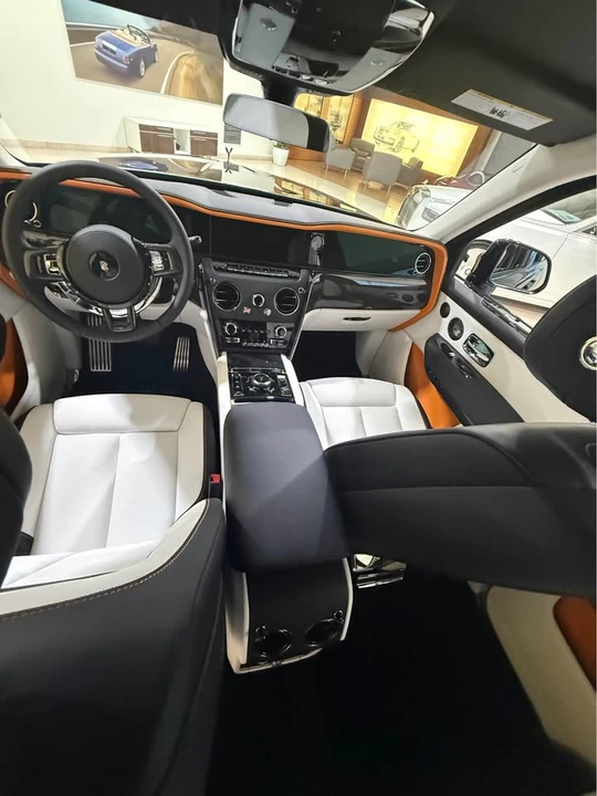 2026 Rolls-Royce Cullinan Black Badge - Image 19 of 21