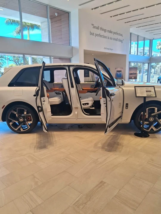 2026 Rolls-Royce Cullinan Black Badge - Image 2 of 3