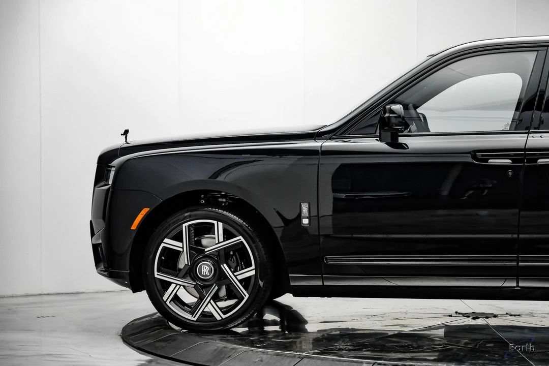 2026 Rolls-Royce Cullinan Black Badge - Image 10 of 31