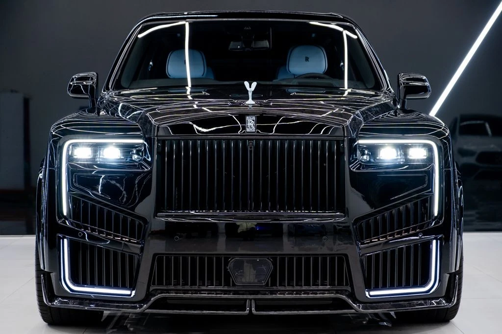 2026 Rolls-Royce Cullinan - Image 2 of 31