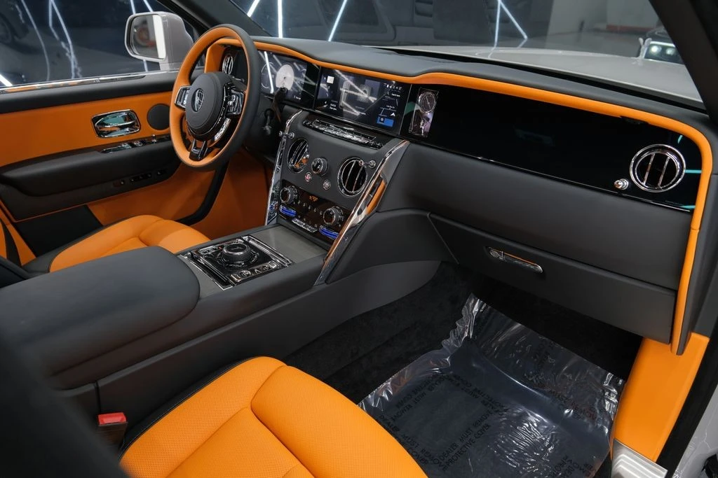 2026 Rolls-Royce Cullinan - Image 27 of 31