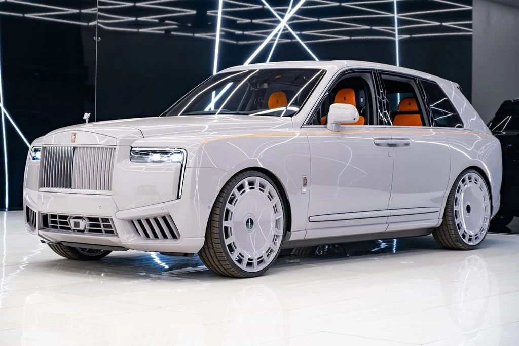 2026 Rolls-Royce Cullinan - Image 3 of 31