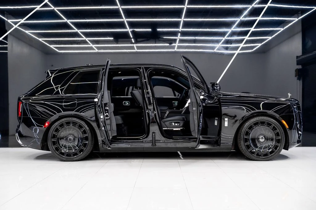 2026 Rolls-Royce Cullinan - Image 9 of 21