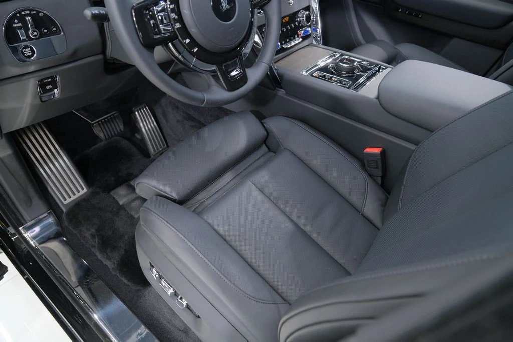 2026 Rolls-Royce Cullinan - Image 26 of 31