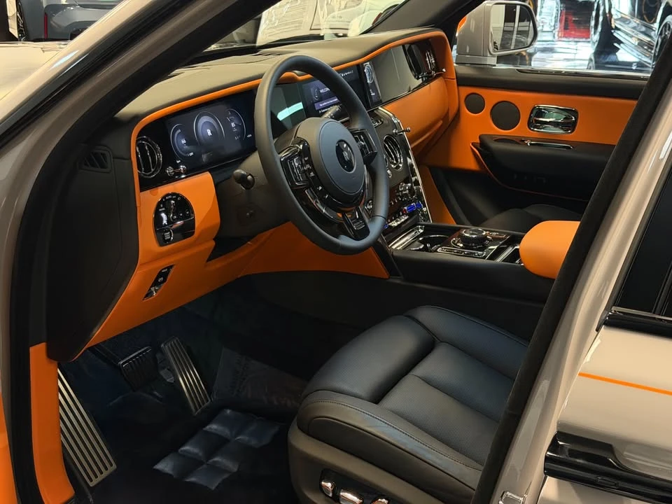 2026 Rolls-Royce Cullinan - Image 8 of 12