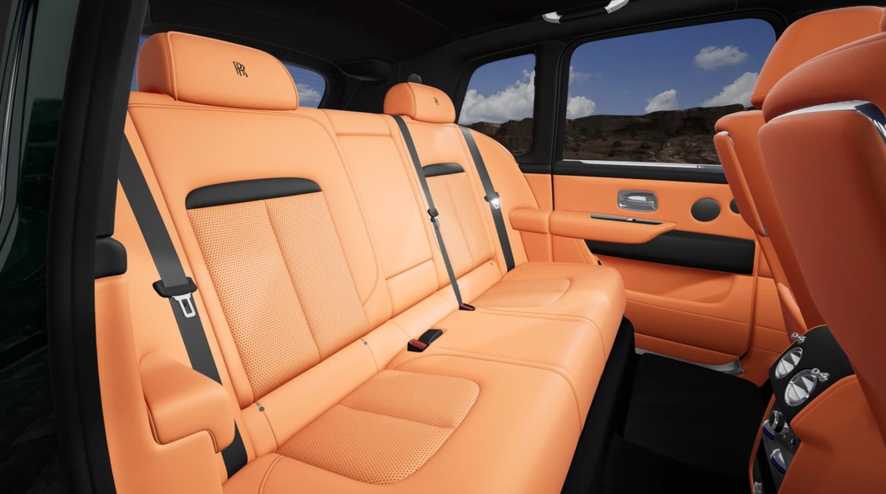2026 Rolls-Royce Cullinan - Image 9 of 10