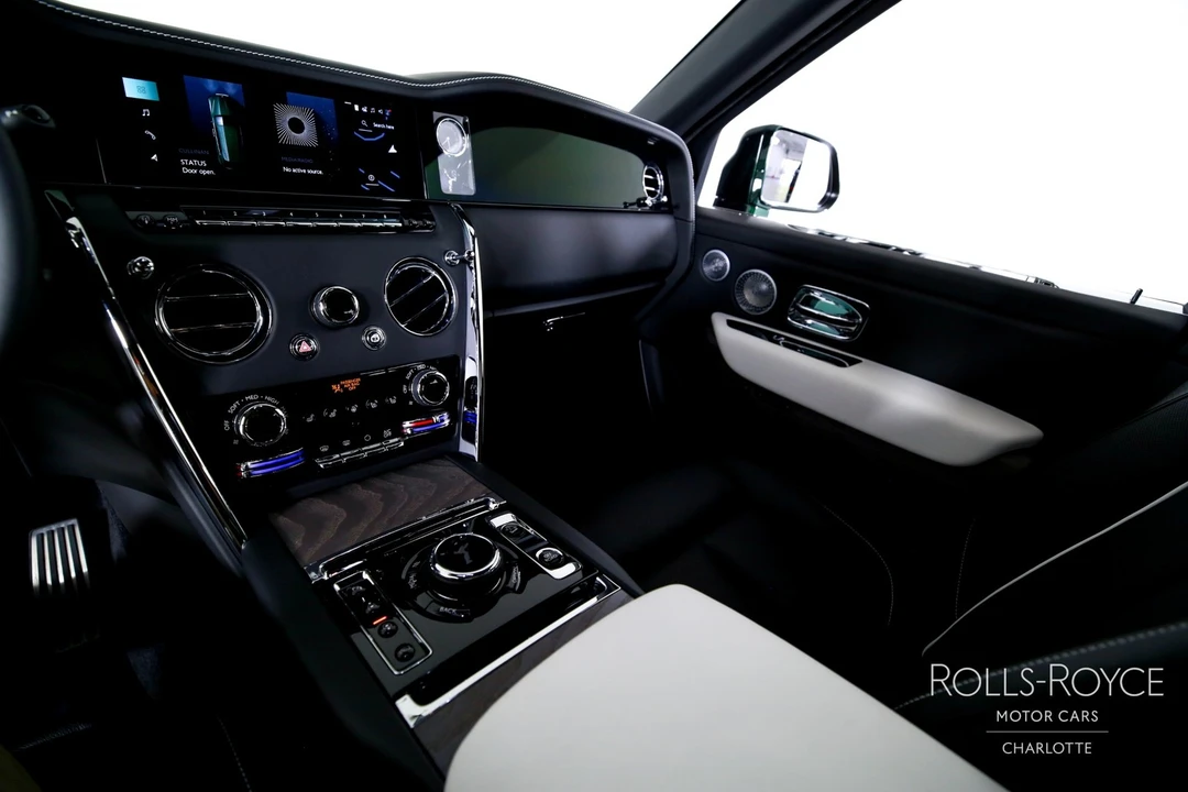 2026 Rolls-Royce Cullinan - Image 16 of 31