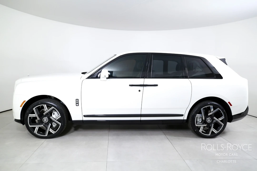 2026 Rolls-Royce Cullinan - Image 3 of 21