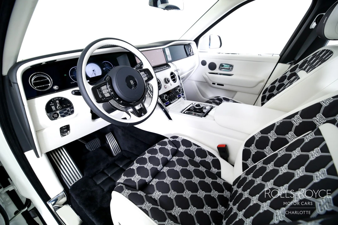 2026 Rolls-Royce Cullinan - Image 4 of 21