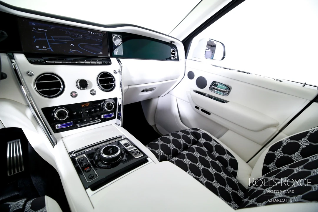 2026 Rolls-Royce Cullinan - Image 15 of 21
