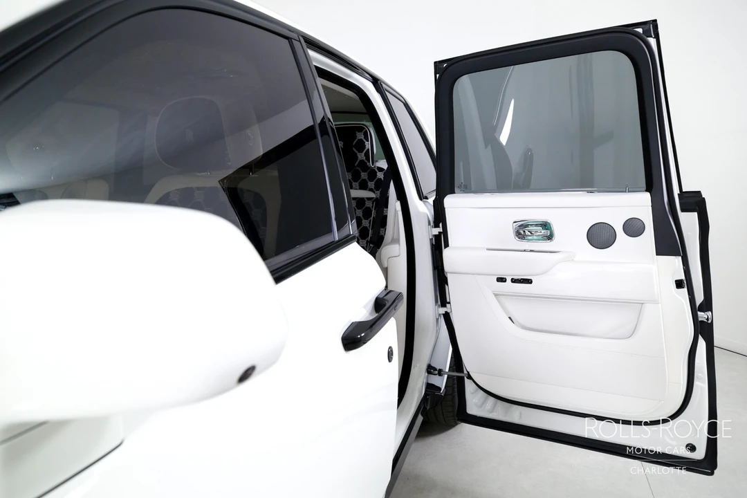 2026 Rolls-Royce Cullinan - Image 18 of 31