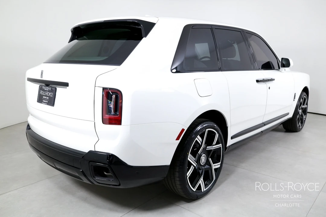 2026 Rolls-Royce Cullinan - Image 2 of 31