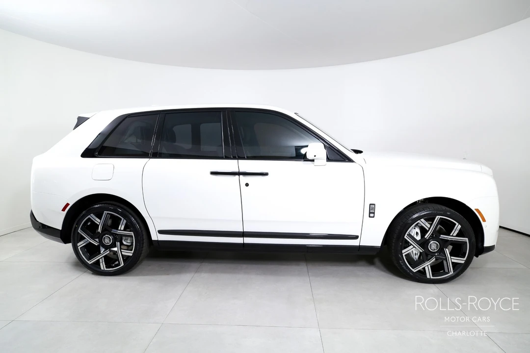 2026 Rolls-Royce Cullinan - Image 10 of 31