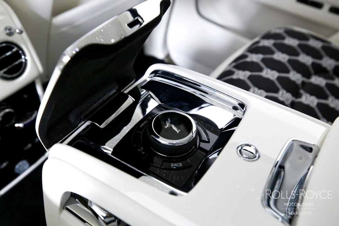 2026 Rolls-Royce Cullinan - Image 20 of 21