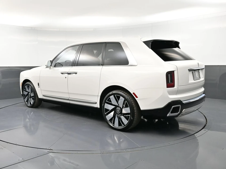 2026 Rolls-Royce Cullinan - Image 3 of 31