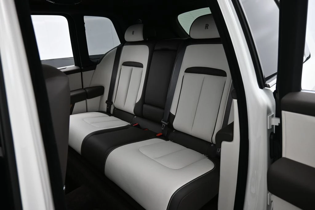2026 Rolls-Royce Cullinan - Image 24 of 31