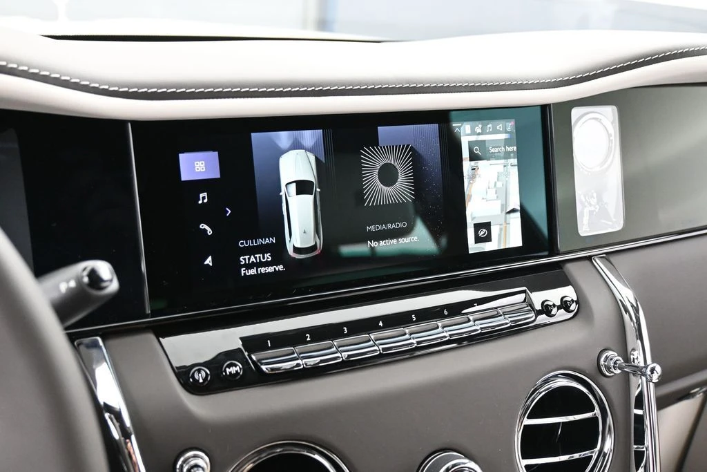 2026 Rolls-Royce Cullinan - Image 20 of 31