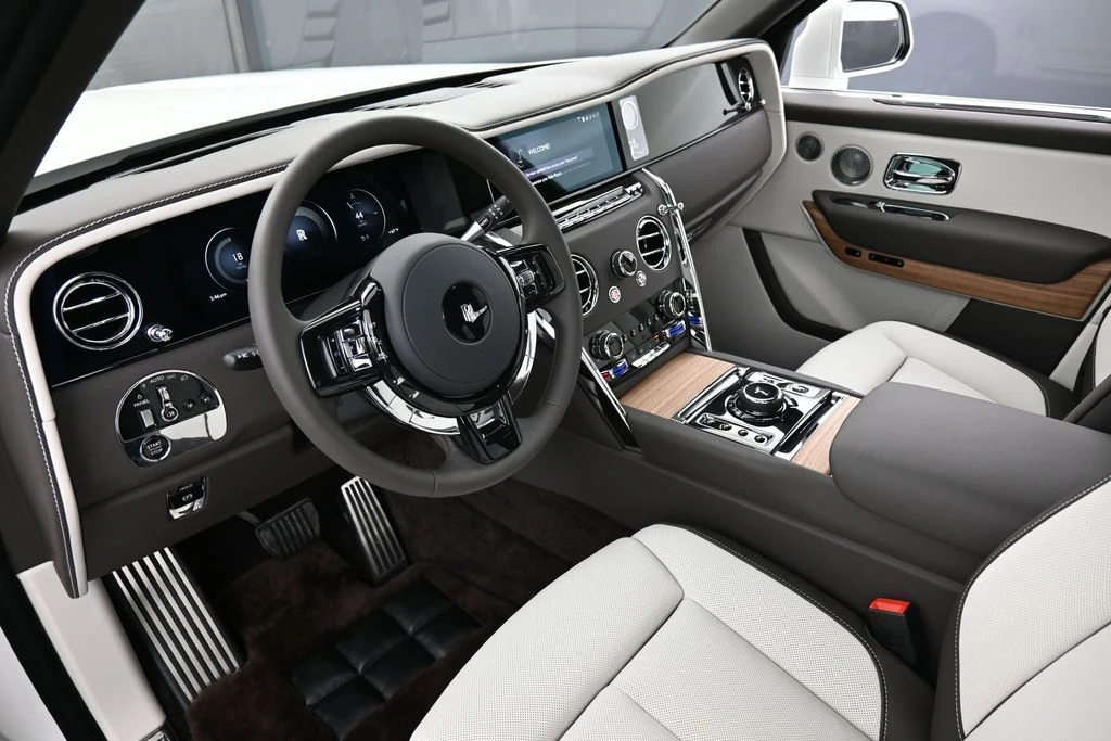 2026 Rolls-Royce Cullinan - Image 4 of 31