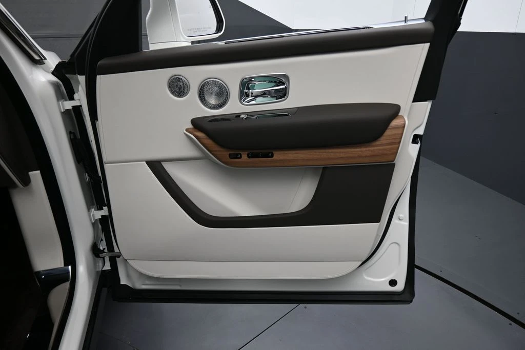 2026 Rolls-Royce Cullinan - Image 30 of 31