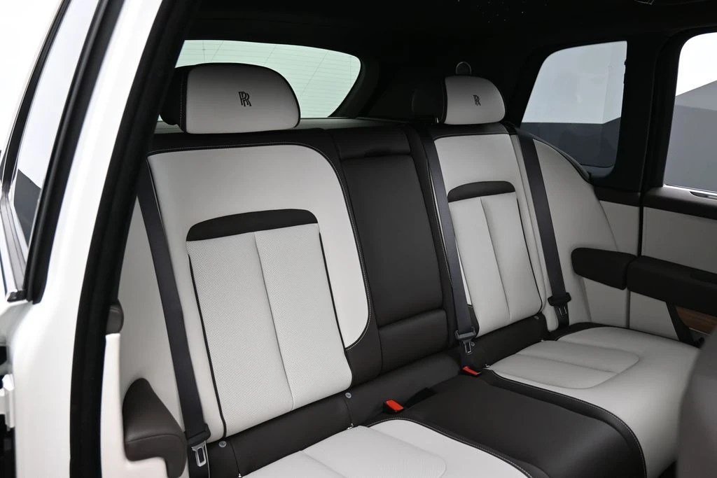 2026 Rolls-Royce Cullinan - Image 28 of 31