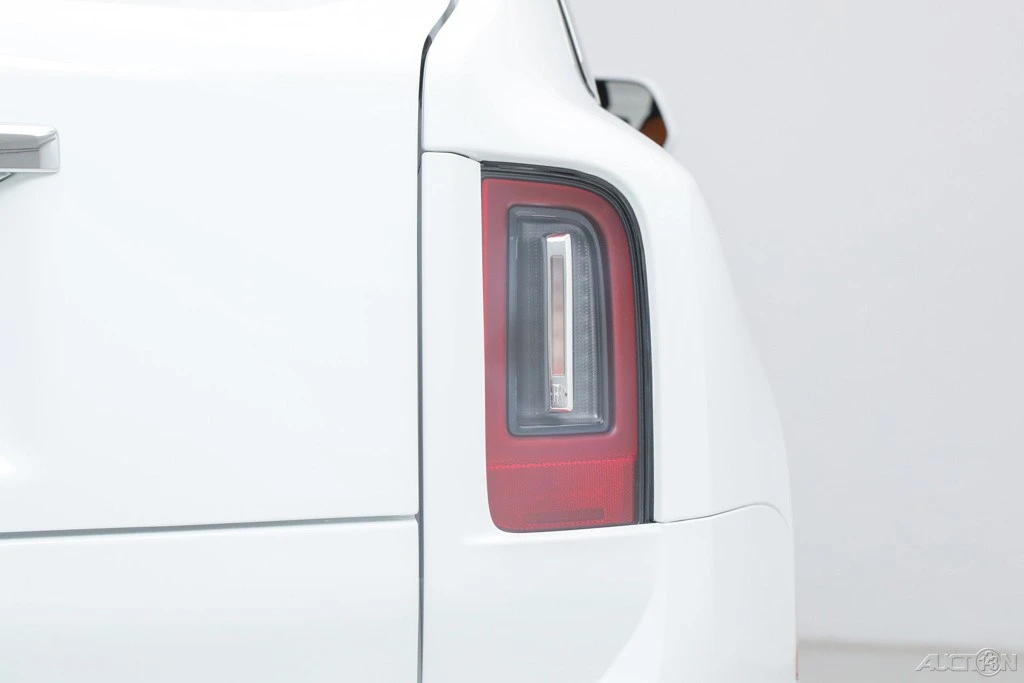 2026 Rolls-Royce Cullinan - Image 15 of 21