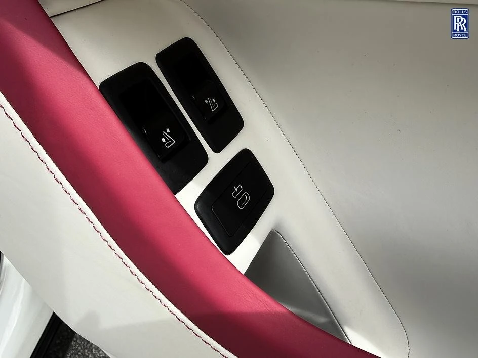 2026 Rolls-Royce Cullinan - Image 23 of 31