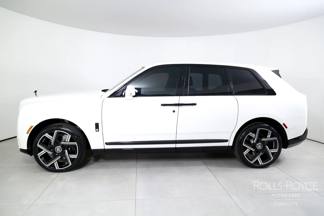 2026 Rolls-Royce Cullinan - Image 3 of 31