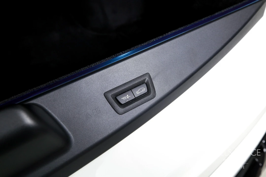 2026 Rolls-Royce Cullinan - Image 27 of 31