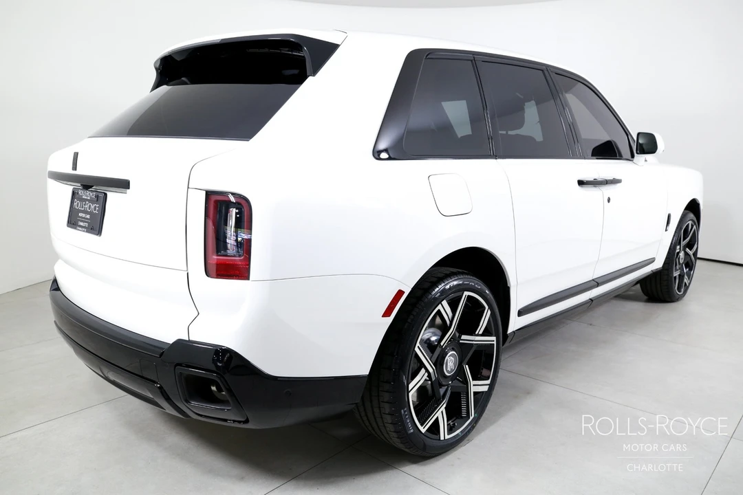 2026 Rolls-Royce Cullinan - Image 2 of 31