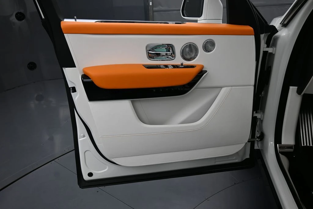 2026 Rolls-Royce Cullinan - Image 15 of 31