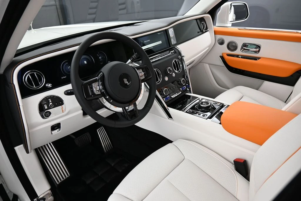 2026 Rolls-Royce Cullinan - Image 4 of 31
