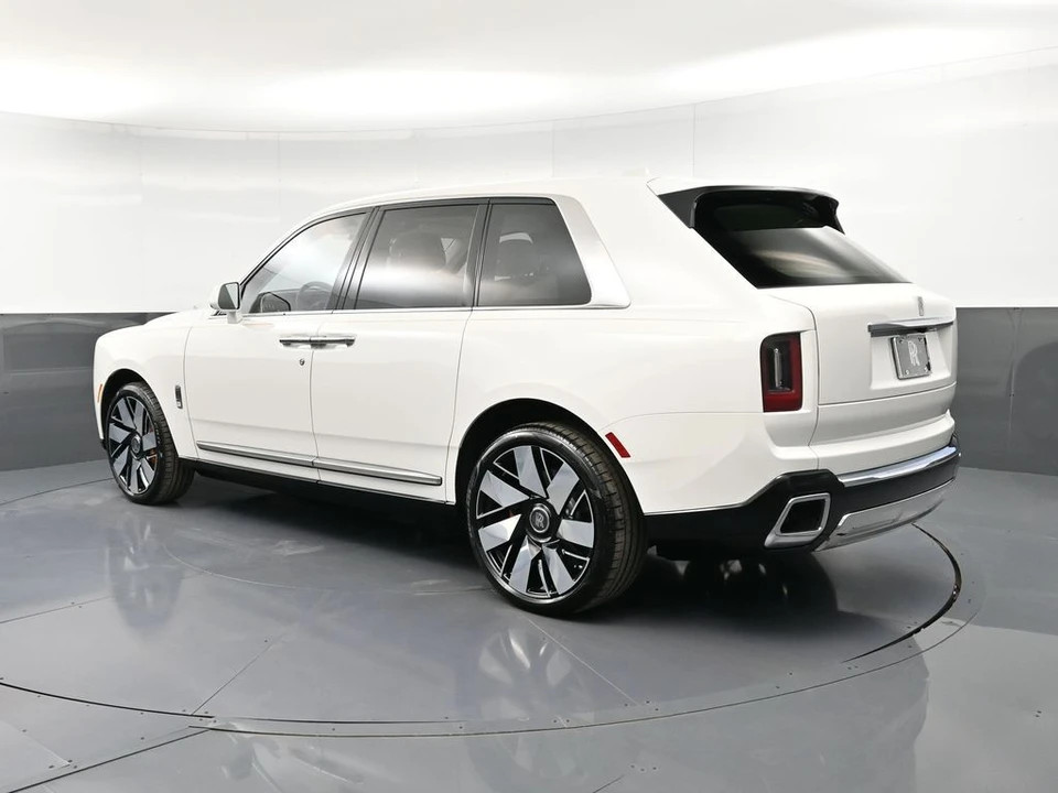 2026 Rolls-Royce Cullinan - Image 3 of 31