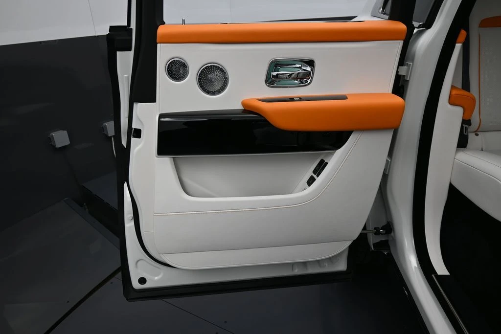 2026 Rolls-Royce Cullinan - Image 27 of 31