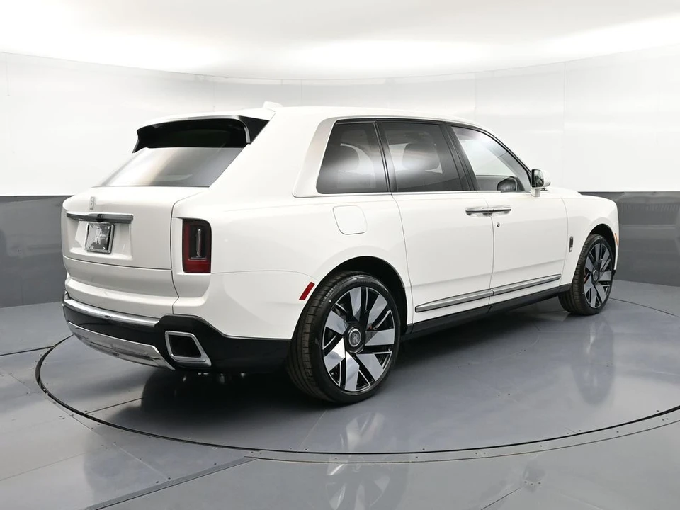 2026 Rolls-Royce Cullinan - Image 8 of 31