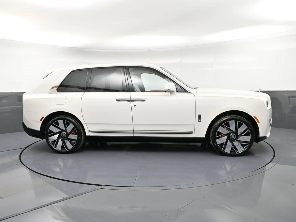 2026 Rolls-Royce Cullinan - Image 9 of 31