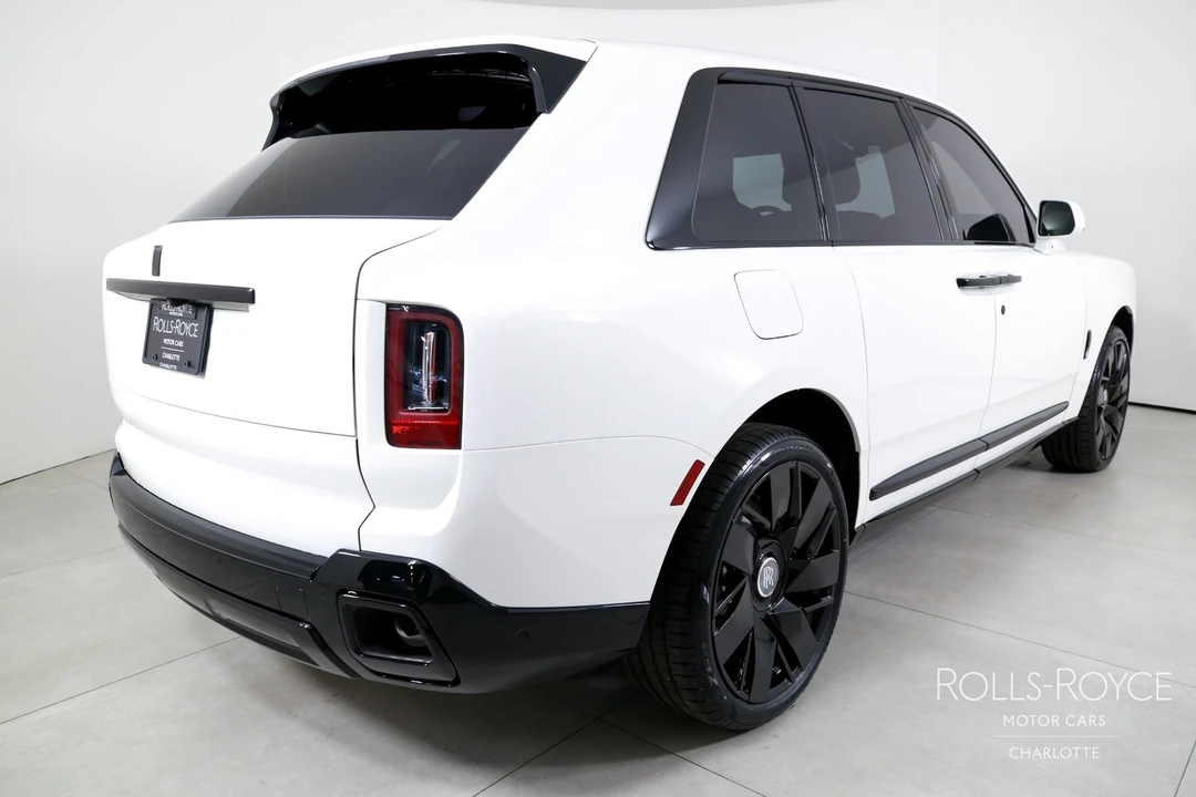 2026 Rolls-Royce Cullinan - Image 2 of 31