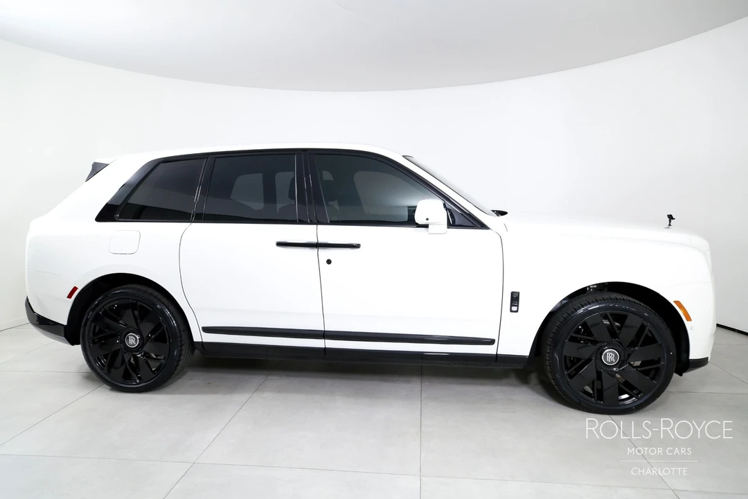 2026 Rolls-Royce Cullinan - Image 10 of 31