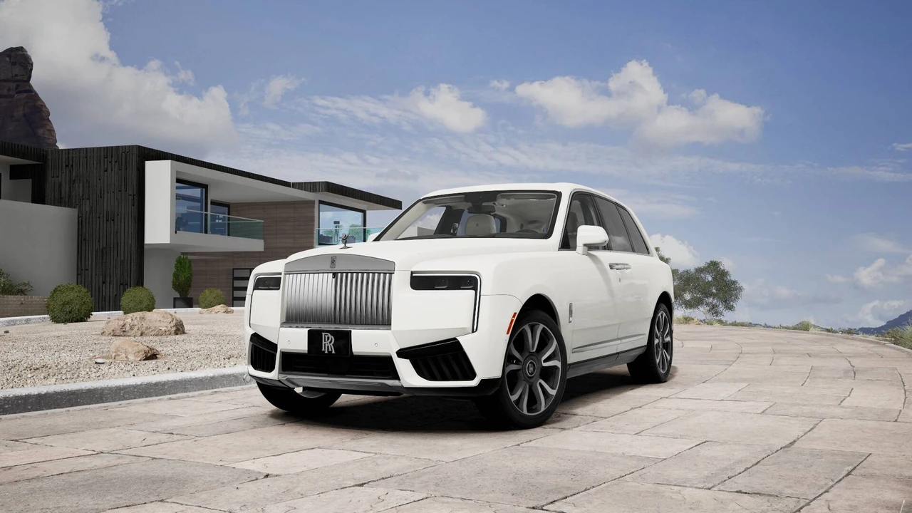 2026 Rolls-Royce Cullinan - Image 2 of 15