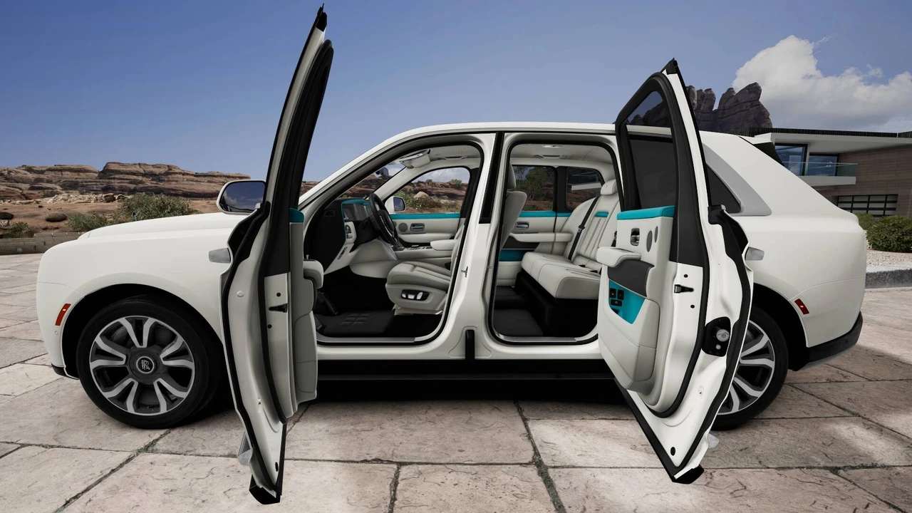 2026 Rolls-Royce Cullinan - Image 15 of 15